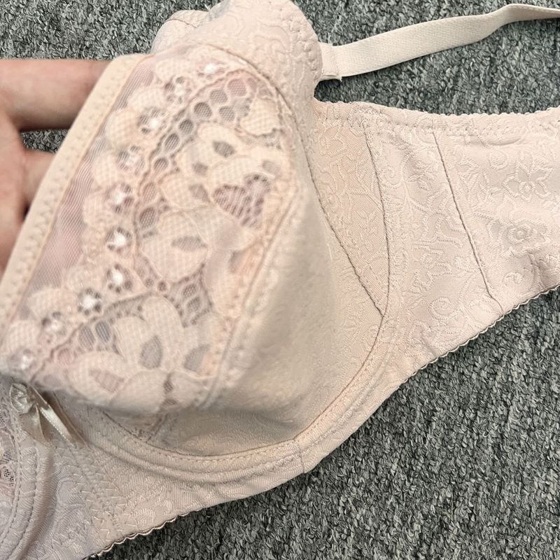 Plus Size Lace Underwire Bra With Wide Straps - Push Up & Full Coverage - Comfortable & Breathable - Available In Black, White, Nude (Sizes 80D-110F)_voghion.com