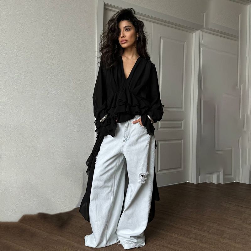 Blusa elegante de gasa holgada con cuello en V, mangas acampanadas y volantes en el bajo - Top bohemio oversize de moda para mujer_voghion.com