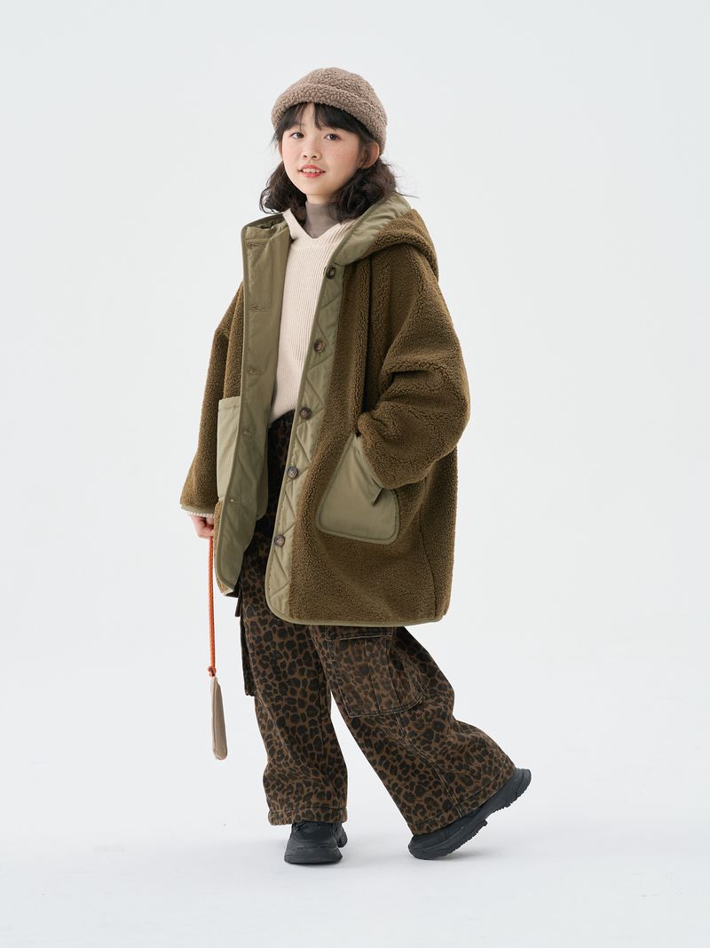 Giacca in peluche per ragazzi e ragazze autunno e inverno 2025, nuova giacca invernale per bambini, con parte superiore spessa e doppia faccia, stile coreano accattivante_voghion.com