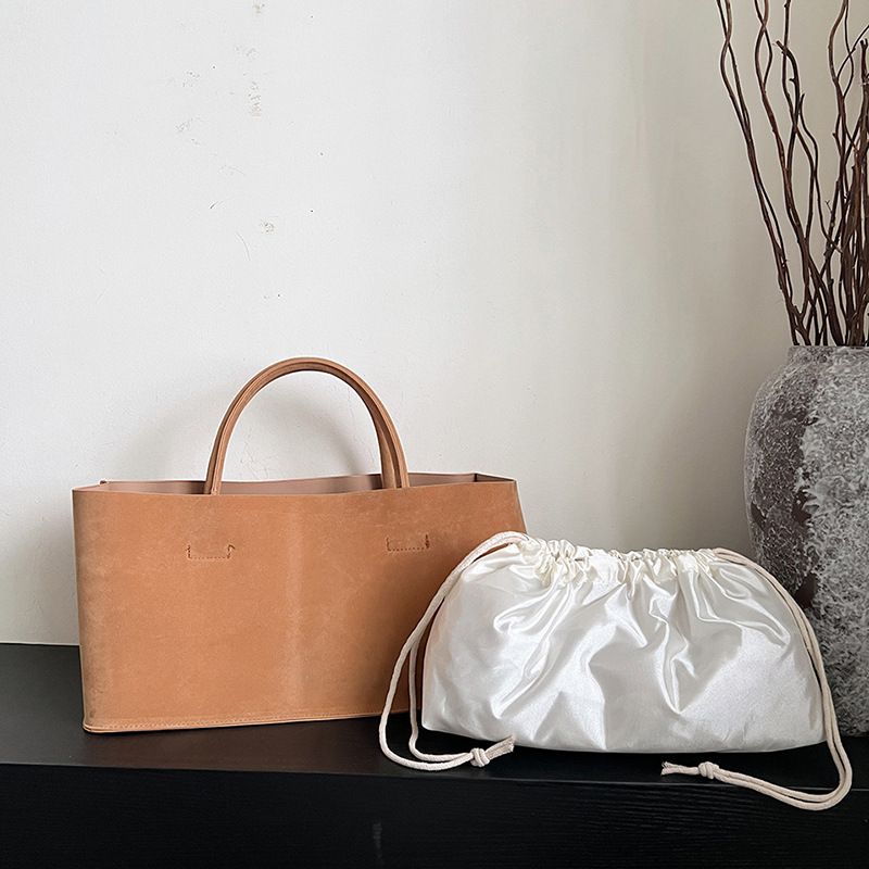 Koreanische Wildleder-Tragetasche mit großer Kapazität, Nische, einfache Handtasche, matte Textur, Mutter-Tochter-Pendlertasche für Damen_voghion.com