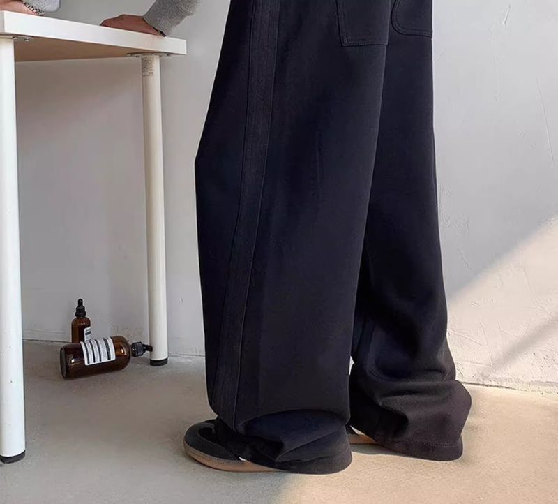 American Style Scimitar Sweatpants Men's Autumn Winter Cleanfit Light Gray Sports Wide Leg Straight Casual Pants_voghion.com
