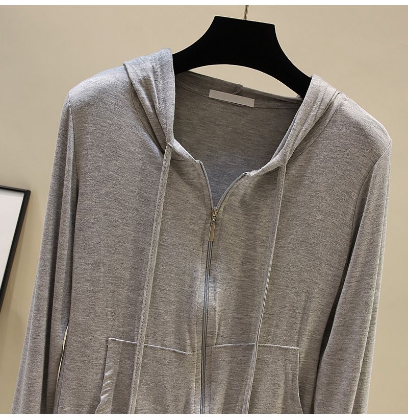 Giacca sottile con cappuccio bianco e orlo curvo, protezione solare_voghion.com