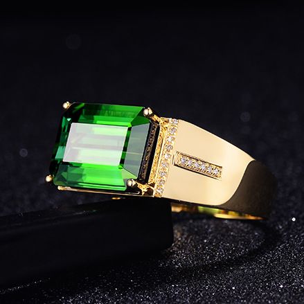 Neuer dominanter, vergoldeter, mit Smaragd eingelegter rechteckiger Ring, Herren-Wohnring_voghion.com