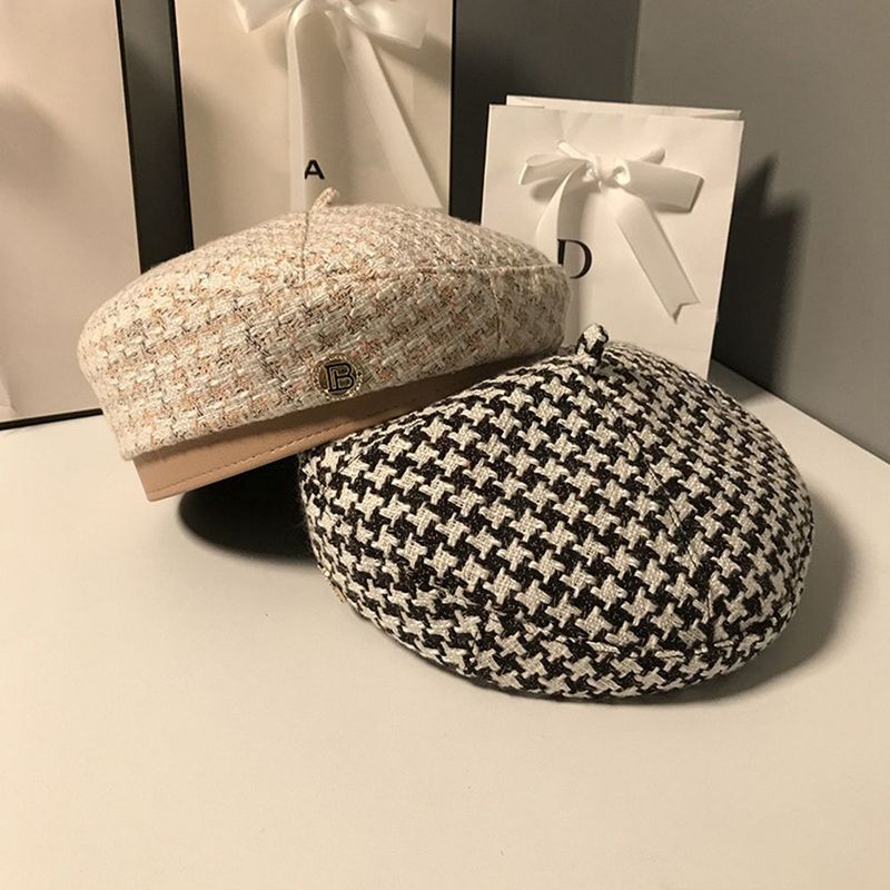 Nei Ukomm Séiss PU Lieder Karo Hierscht B Buschtaf Kleng Parfüméiert All-Match Koreanesche Stil Houndstooth Moler Hutt Fraen Berets_voghion.com