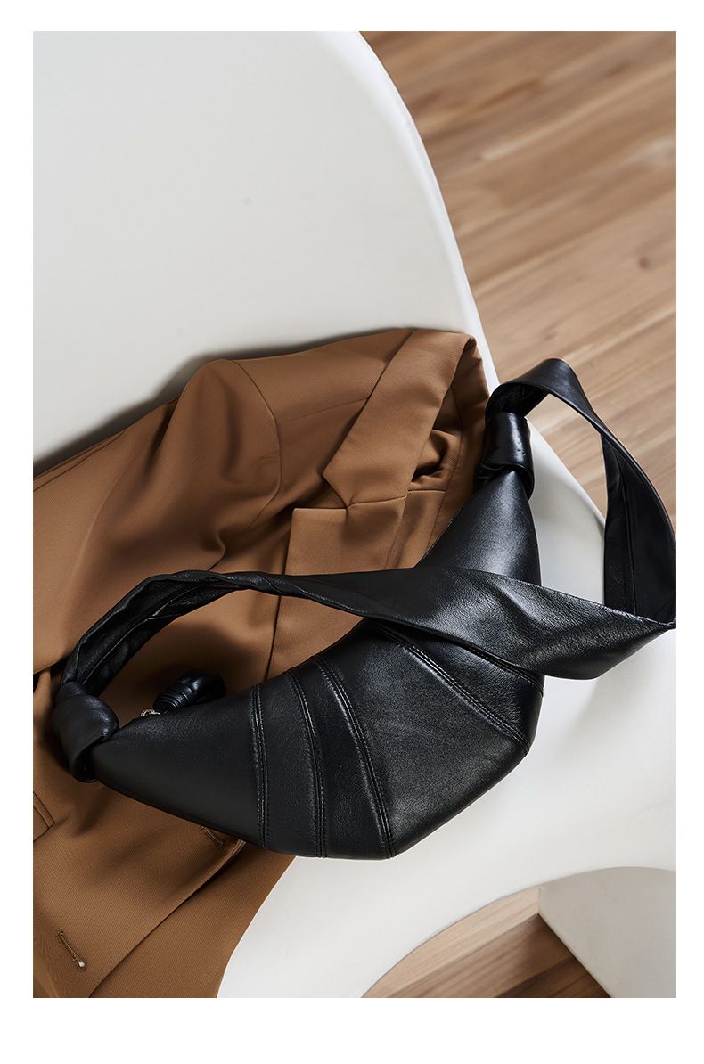 Minimalistischer Oberschicht-Lammfell-Diagonalkreuz-Kuhhorn-Dutt aus echtem Leder mit Lazy Feeling für Damen_voghion.com
