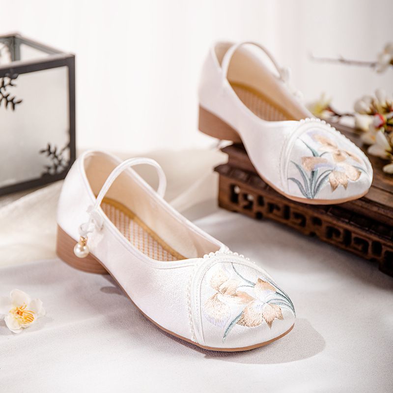Scarpe da donna primavera ed estate, nuovo stile, vecchie scarpe in tessuto di Pechino, semplici scarpe singole cheongsam, comode scarpe ricamate in stile etnico._voghion.com