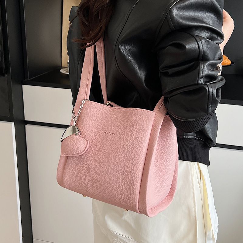 High-End für Frauen 2025 Neue trendige Modehandtasche Lässige strukturierte Schulter-Umhängetasche_voghion.com