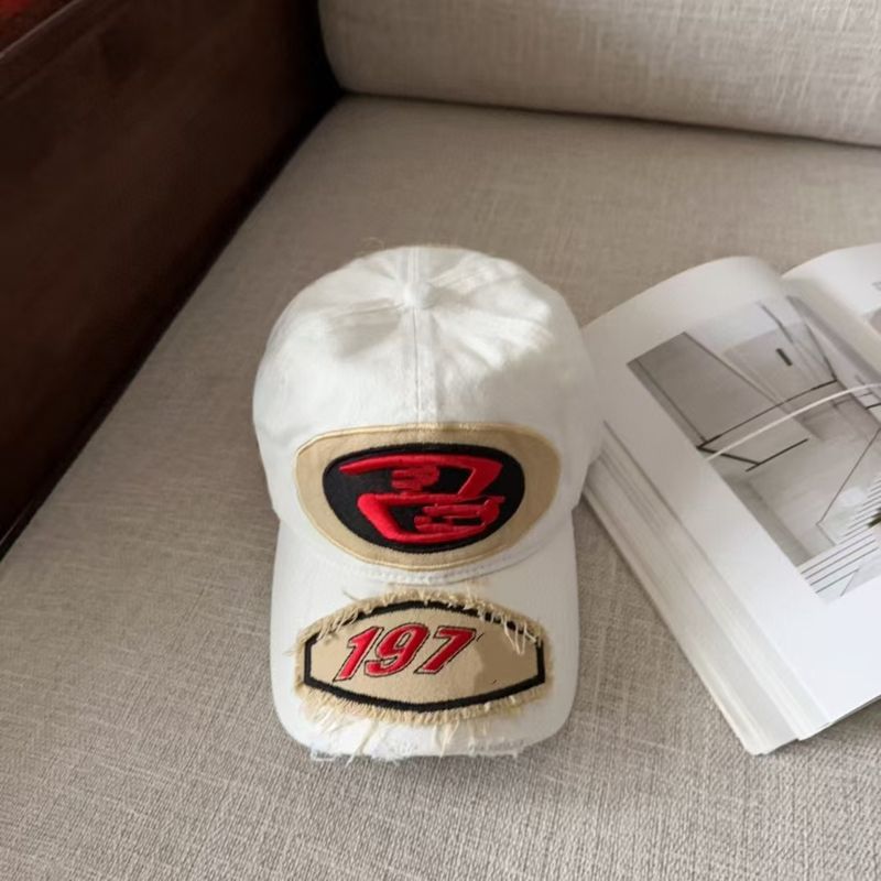 2025 Dark Vibes Style Nischen-Softtop-Entenschnabelpaar-Street-Fashion-Marke, gewaschene Baseballkappe mit gesticktem Logo_voghion.com