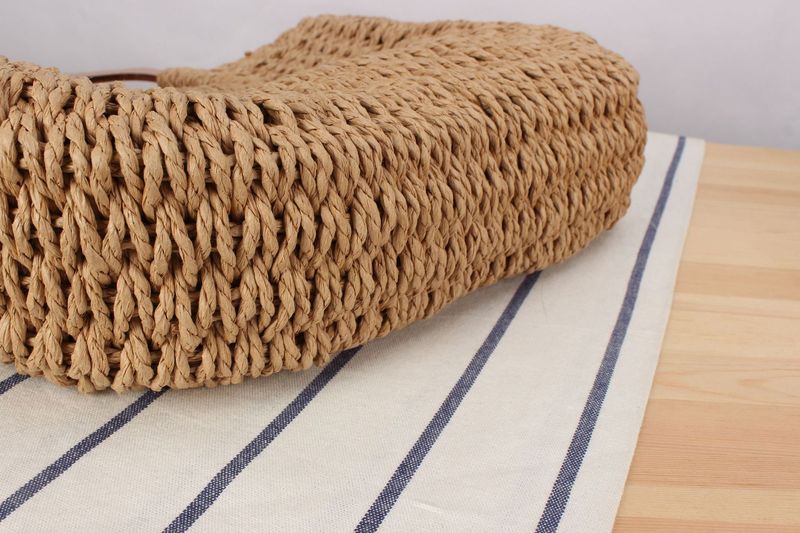 Borse da donna Un pezzo Drop Shipping Nuovo stile Manico in legno Semplice borsa intrecciata a mano Borsa da spiaggia estiva Stile foresta Grande capacità Borsa intrecciata in corda di carta_voghion.com