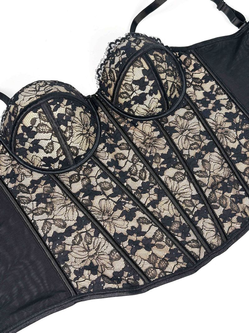 Damenbekleidung Hot Girl Schwarze Spitze Innenträger High-End-Oberbekleidung Körperformender BH mit gerafftem Fischgrätenmuster_voghion.com