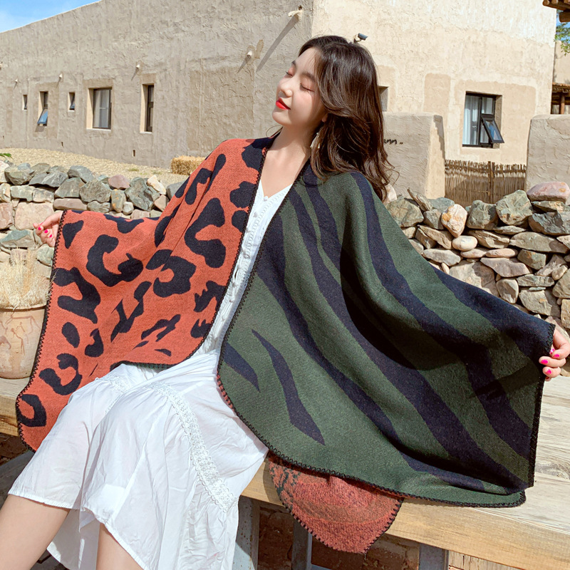 Xizang Qinghai Lake Tourism Photographs Wrapped with a shawl scarf outside the Women's autumn and winter thickened warm_voghion.com