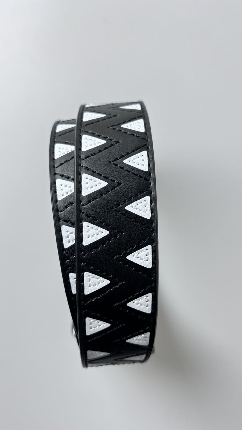 Cintura ricamata patchwork frastagliata personalizzata con squalo 2025, Ins, due ricami_voghion.com