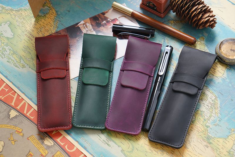 Estuche para lápices de cuero genuino personalizado, retro, hecho a mano, de cuero de Caballo Loco, primera capa de piel de vaca, estuche para bolígrafo, funda protectora creativa en stock_voghion.com