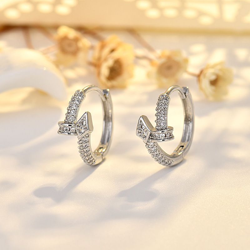 New high-end with super sparkling full diamonds, fashionable golden snake ear buckle earrings_voghion.com
