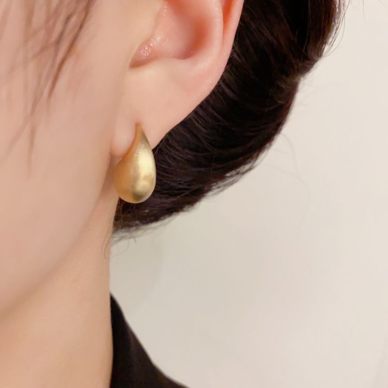 Korean Style Elegant Fashion Simple Niche Metal Brushed Small Water Drop Earrings For Women High-end Light Luxury_voghion.com