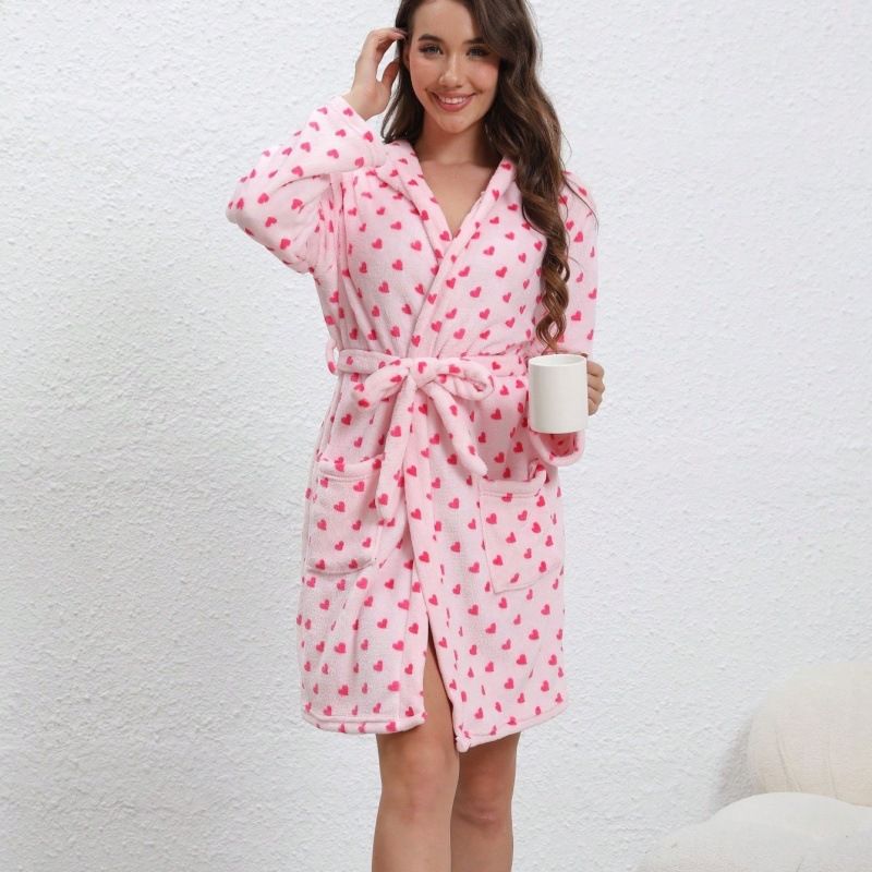 Women's Autumn And Winter Love Printing Thickened Home Double-sided Plush Jacquard Embroidered Star-shaped Long-sleeved Nightgown_voghion.com