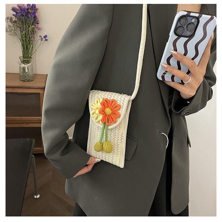 Nuovo squisito intreccio floreale alla moda per telefono cellulare versatile occidentale 2024 da donna con senso avanzato e alla moda_voghion.com