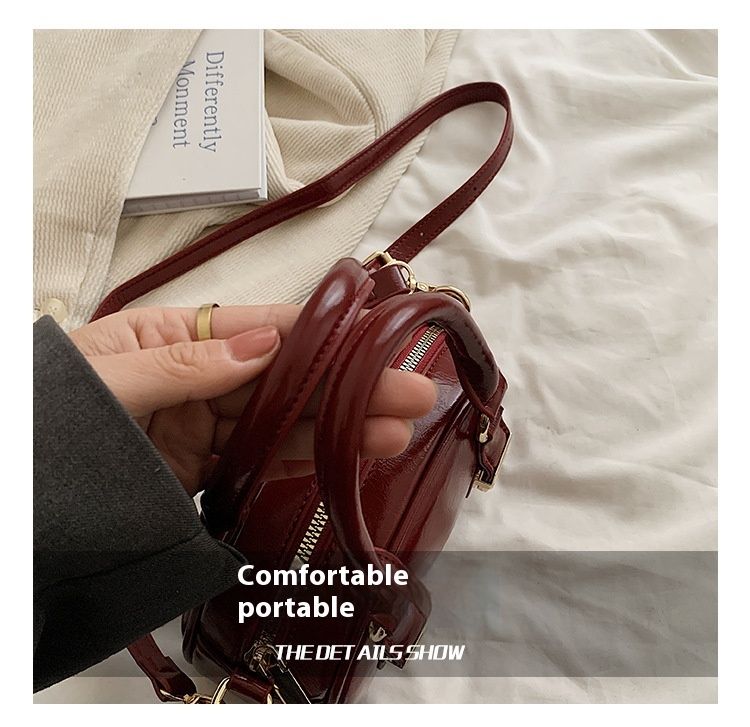 Fashionable Hand-held Bowling Bag For Women 2024 New Item Niche Retro Shell Bag High-end And Versatile Shoulder Bag Crossbody Bag_voghion.com