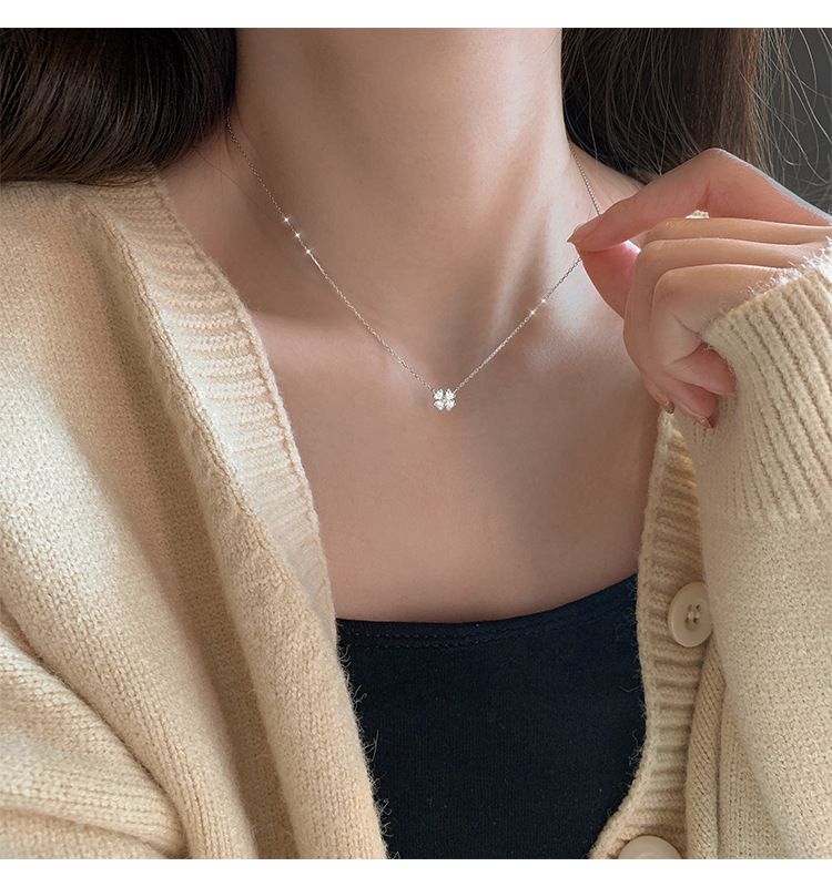 Four leaf clover necklace female trendy exquisite small temperament simple temperament s925 silver clavicle chain cold style necklace_voghion.com