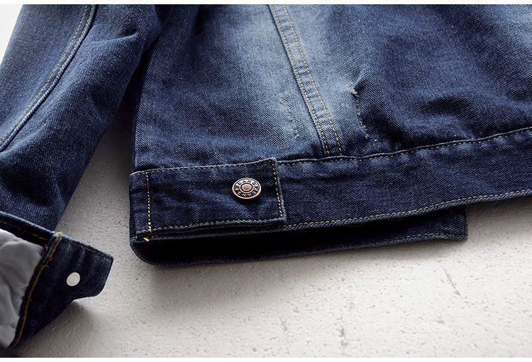 Jeansjacke mit Kunstpelzfutter – Wintermantel mit abnehmbarem Lammfellkragen und klassischer Workwear-Silhouette (S-5XL, Dunkel-/Hellblau verwaschen)_voghion.com