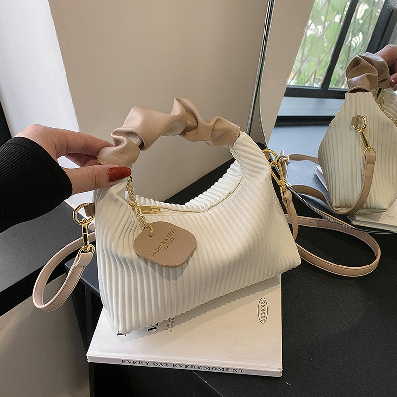 This Year's Popular Niche Design Bag Women's Pleated Handbag 2023 New Fashion high-end armpit small square bag_voghion.com