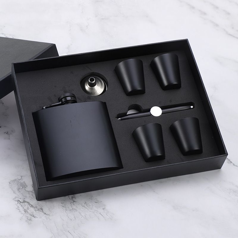 Factory Direct Supply Stainless Steel Portable 7oz Small Customizable Logo Gift Wine Flask Set EVA_voghion.com