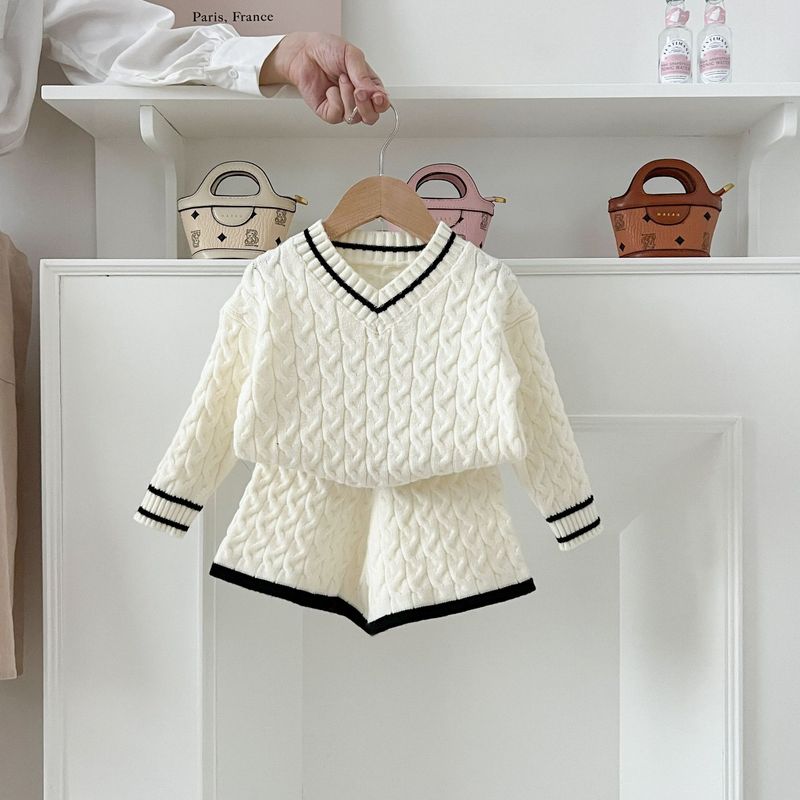 Koreanische Kinderkleidung Kinder V-Ausschnitt Pullover Mädchen Baby Pullover Pullover Gestrickte Shorts Zweiteiler Mädchen Strickanzug_voghion.com