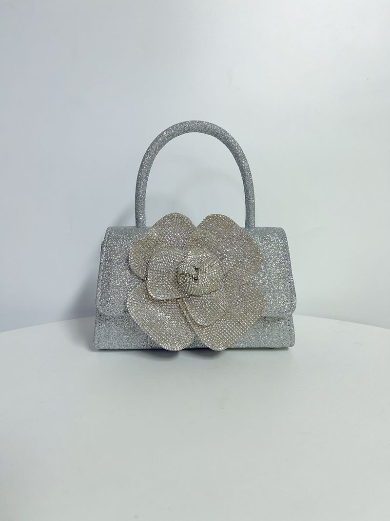 Borsa a tracolla piccola quadrata con catena a forma di rosa e strass_voghion.com