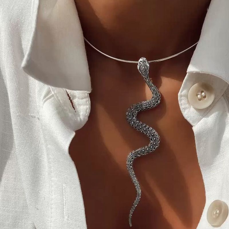 Collana con strass alla moda, dal design sexy e personalizzato, accessorio a forma di serpente con catena per clavicola_voghion.com