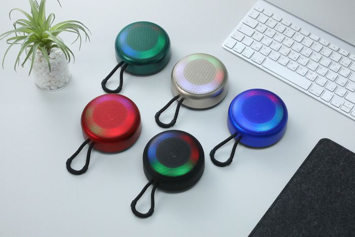 BS-50D värivalo Bluetooth-kaiutin, uusi langaton mini-subwoofer, kannettava kädessä pidettävä ulkokäyttöön tarkoitettu pieni kaiutin, jossa pistokeliitäntä_voghion.com