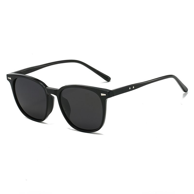 Occhiali da sole da donna alla moda, sottili e versatili, antiriflesso_voghion.com