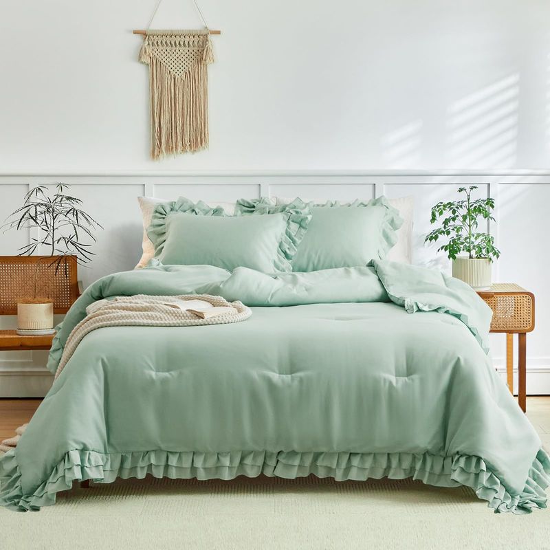 Quilt Set Light Green Solid Color Ruffled Fat Quilt Quilt Core Chemical Fiber Quilt Quilt Three Piece Set_voghion.com