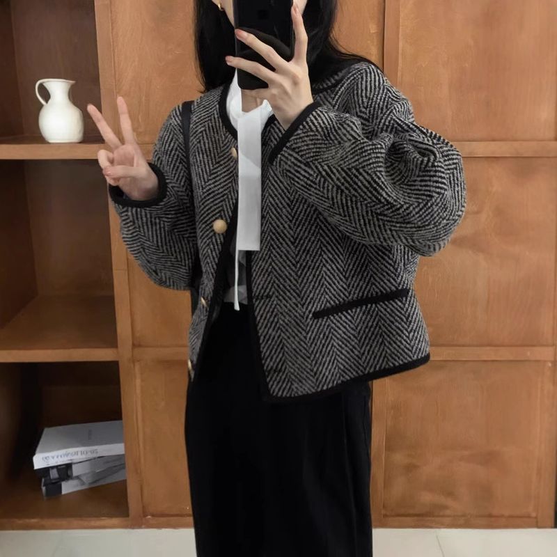 Cardigan corto in tweed stile francese da donna, primavera 2025_voghion.com