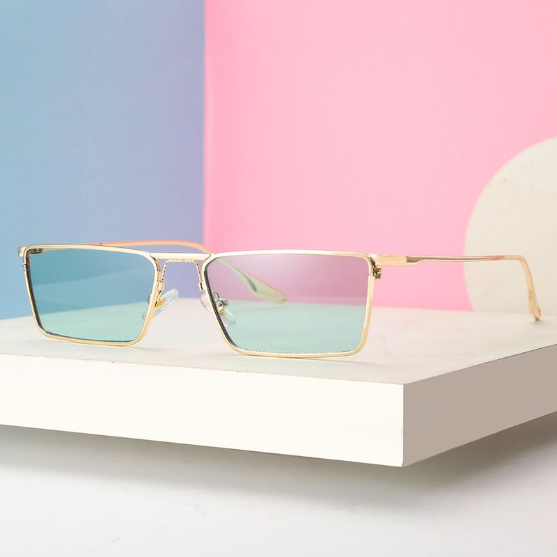 2021 Kleines Gesicht Transparente Persönlichkeit Quadratische Goldrahmenbrille 50702 Neue trendige Sonnenbrille_voghion.com