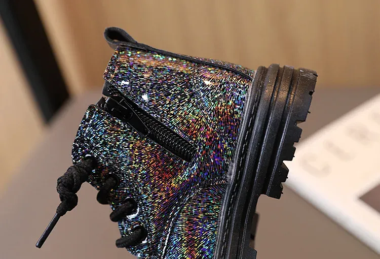 2023 Nuove semplici ragazze alla caviglia lucide tinta unita per bambini principessa stivali corti antiscivolo moda casual scarpe per bambini_voghion.com
