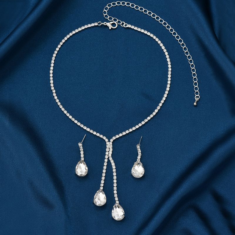 Gioielli semplici europei e americani, gocce d'acqua, catene a griffe da sposa lucide, strass, set da cena, collane, orecchini, abiti da sposa, donne_voghion.com