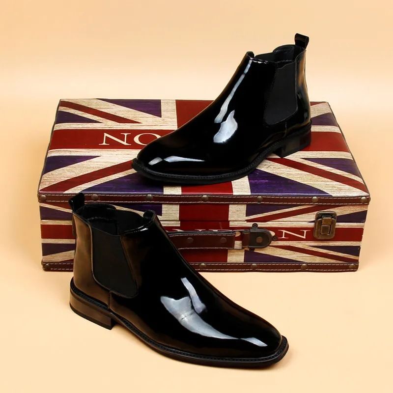 Chelsea Boots Herrenstiefel aus glänzendem Leder, kleiner quadratischer Kopf, kurze Stiefel, High-Top-Business-Lederschuhe, Lackleder-Herrenstiefel_voghion.com