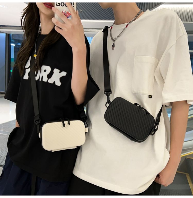 Bolso de mensajero para hombre de piel sintética suave con diseño de rayas diagonales, estilo unisex, sencillo y ligero, de VC_voghion.com