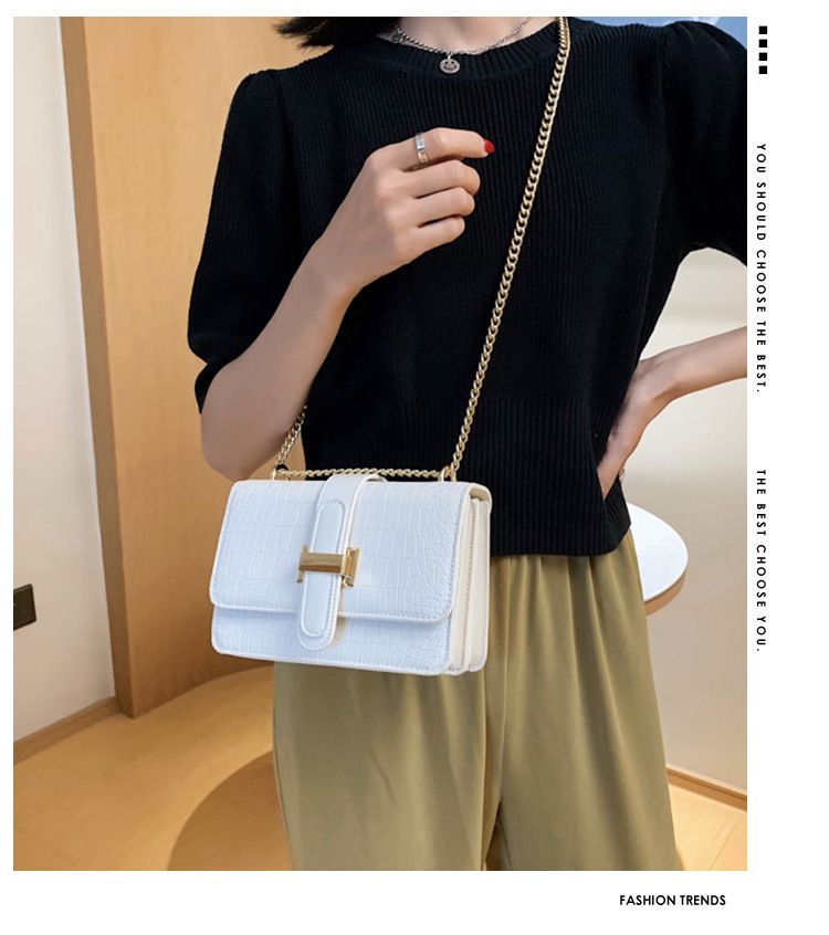 2024 Nei Trendy Ketten Diagonal Straddle Versatile Instagram Moud Damen Textur One Shoulder Kleng Quadratescht Sak_voghion.com