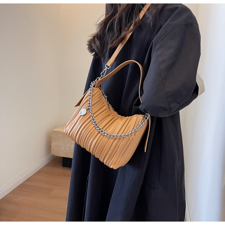 Niche Design Bags 2023 New Fashion Trendy Hand Bag Summer High-level Sense of folds explosive cross-body bucket bag_voghion.com
