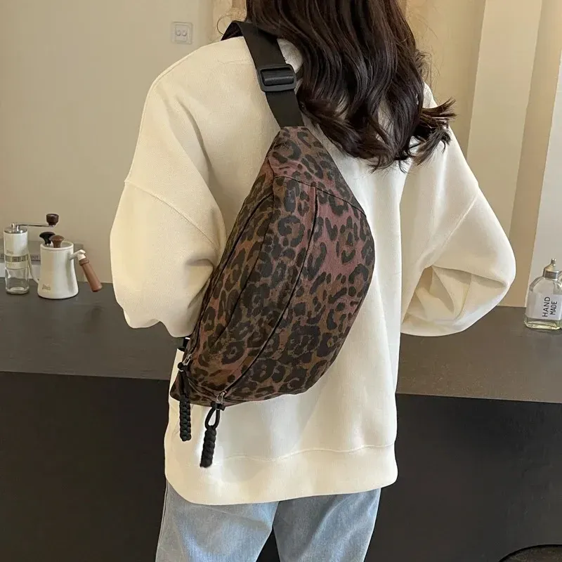 Borsa a tracolla da donna con stampa leopardata, stile street, marsupio da donna, in tela, con tracolla, 250614l_voghion.com