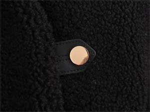 Damen-Kurzjacke aus einfarbigem Revers-Fleece aus Lammwolle_voghion.com