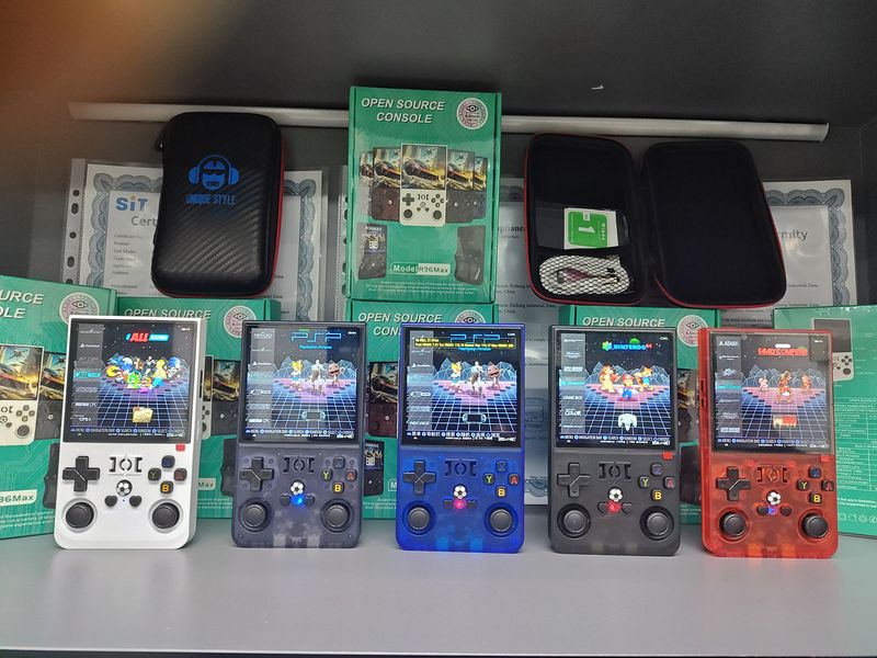 Console portátil OEM de 64 GB e 128 GB R com tela grande de 364,0 polegadas e reprodutor de jogos clássico integrado de 22.000 jogos_voghion.com