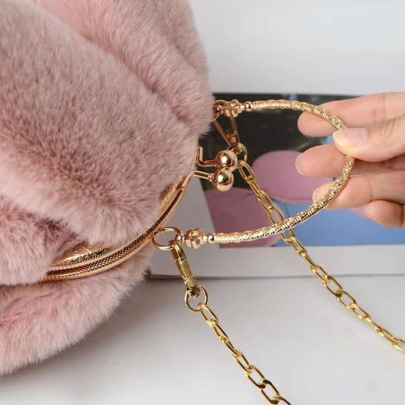 Borsa a tracolla in peluche per ragazze, borsa a tracolla da donna, borsa per telefono con catena, piccola borsa rotonda versatile e alla moda, borsa con fibbia a clip per orecchie di coniglio_voghion.com
