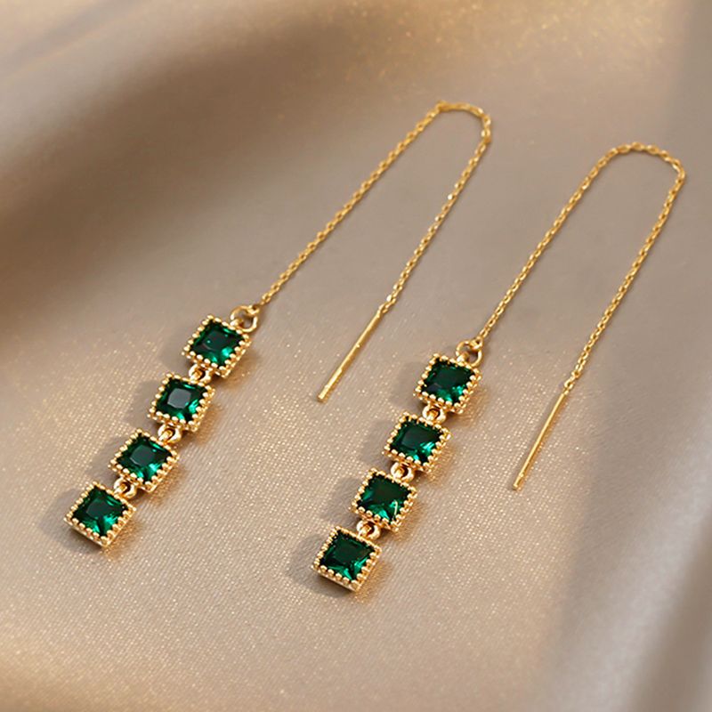 Cao Shi's Esmeralda Pequena Borla Quadrada Earline Mostrador de Rosto Personalizado Malha Fina Brincos Vermelhos Brincos Tendência da Moda_voghion.com