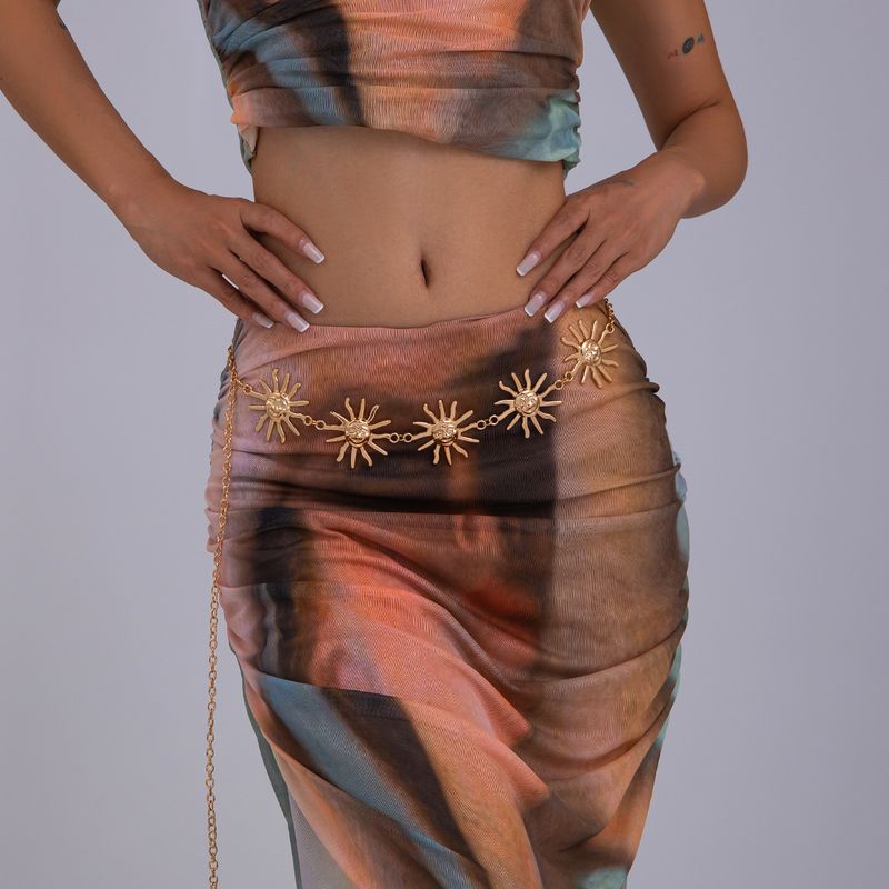Chaîne de taille en métal tournesol tendance et sexy, design de niche féminin, pendentif visage touchant, chaîne de corps_voghion.com