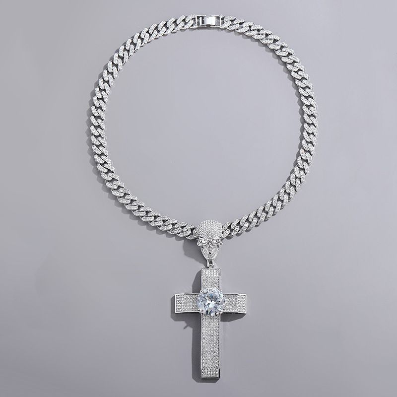 Collana con ciondolo a croce gotica per uomo e donna con strass, ciondolo a forma di teschio in stile hip hop vintage, pezzo audace da indossare tutti i giorni._voghion.com