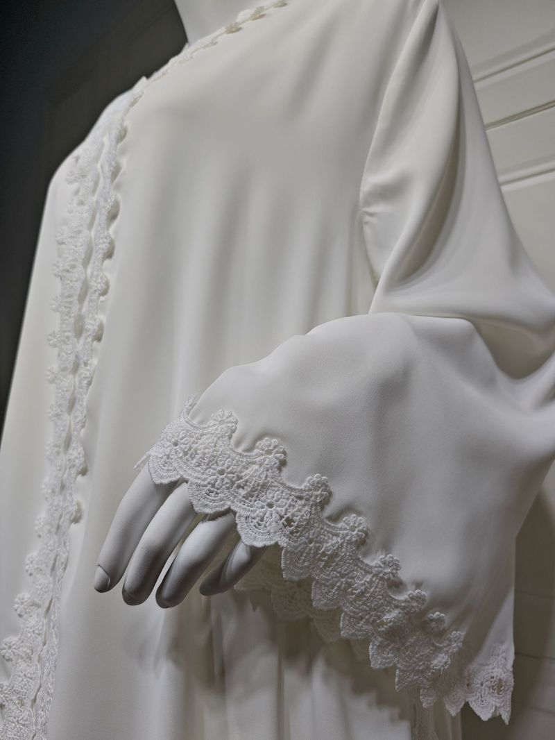 Roupas femininas Jaqueta da moda muçulmana Oriente Médio Dubai Robe branco Feminino Novo estilo de roupa externa Abaya_voghion.com