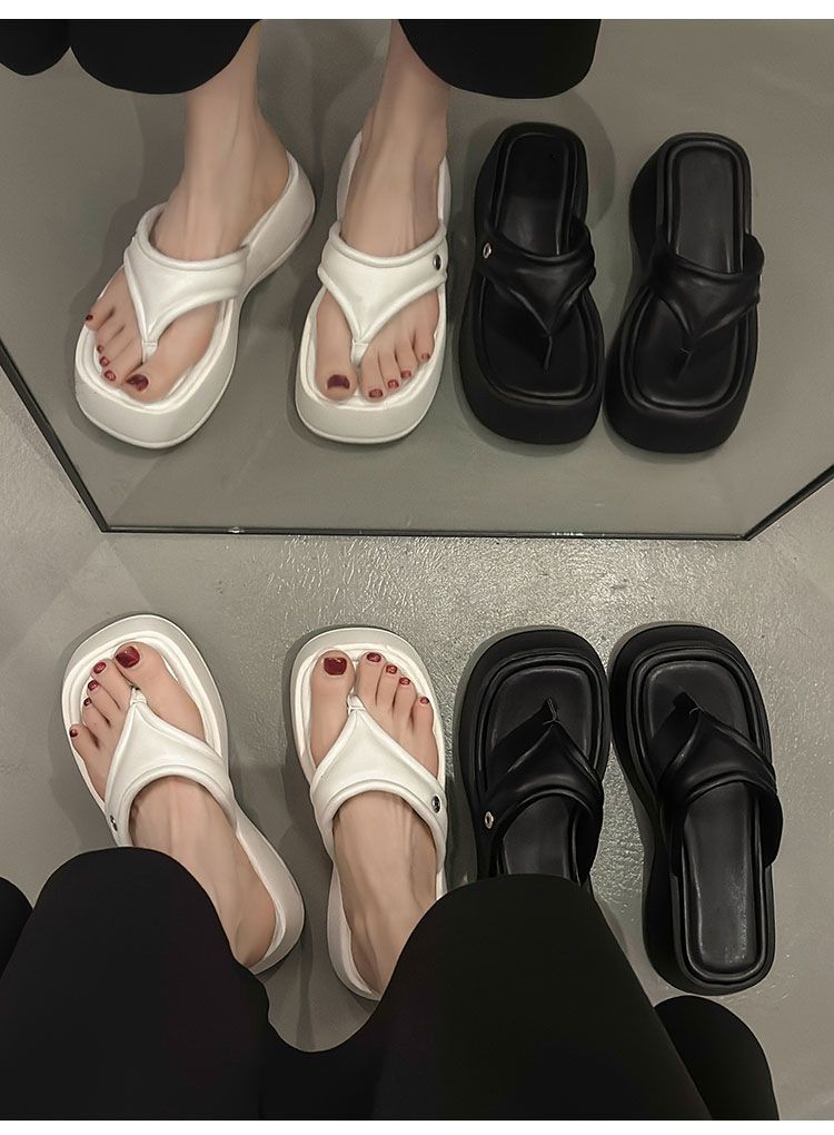 Niche design sandals for women 2024 new metal buckle flip flops summer outdoor open-toed Roman sandals_voghion.com