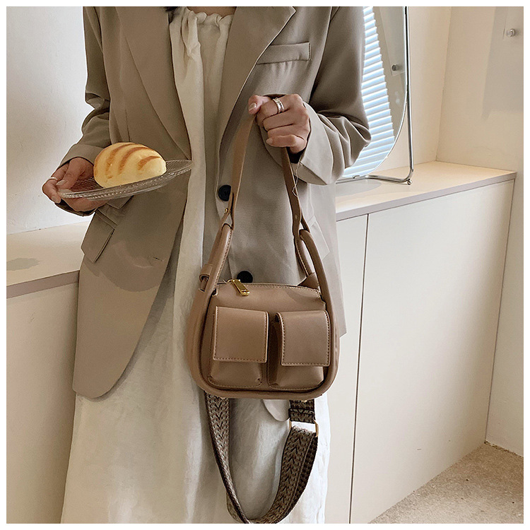 Large-capacity Women's Bag Niche Design 2023 Spring And Summer Armpit Bag fashion multi-pocket Messenger shoulder bag women's wholesale_voghion.com